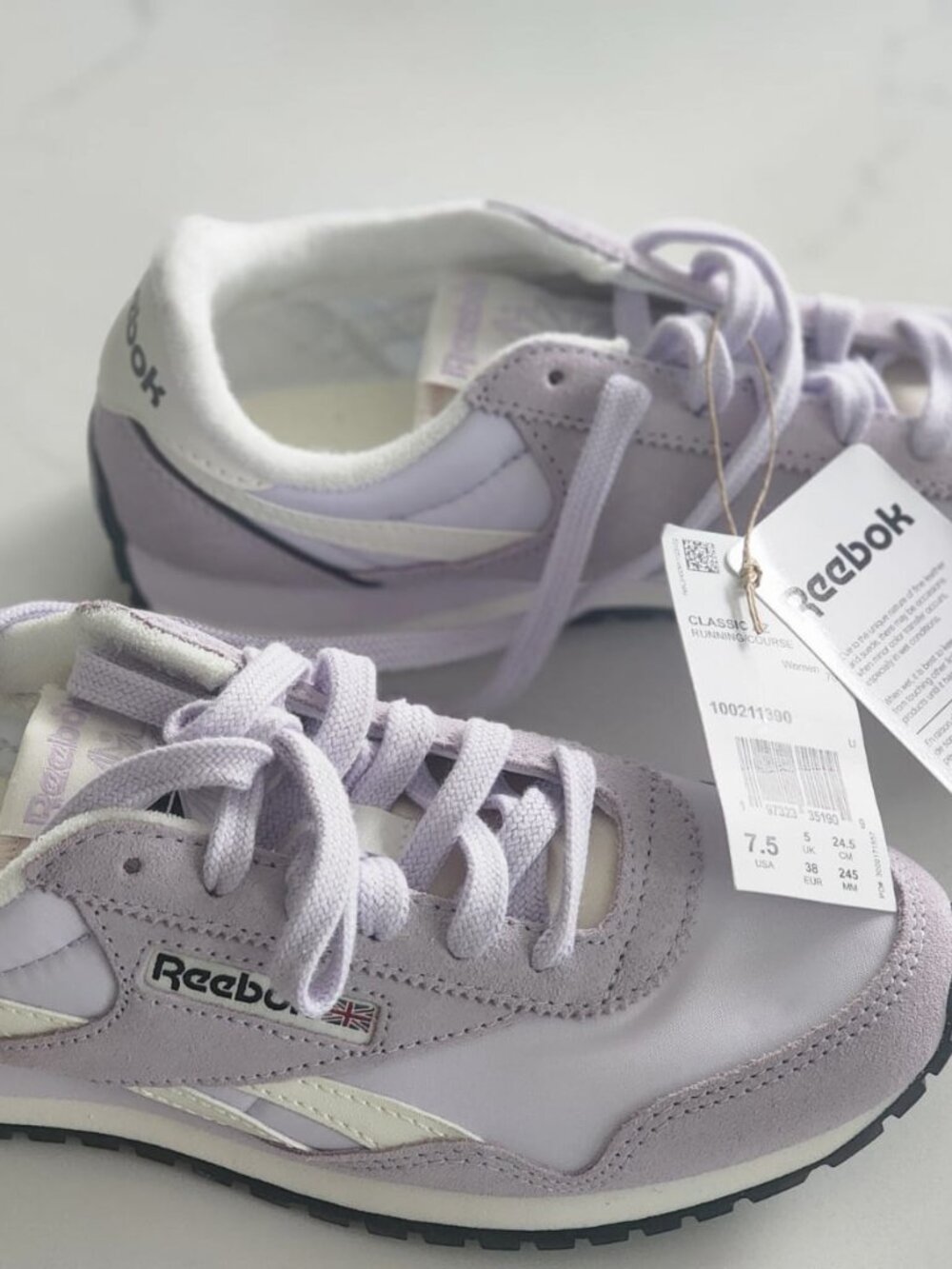 Women's Brand New/With Tags Reebok Classic AZ Running Shoe- Size 7.5